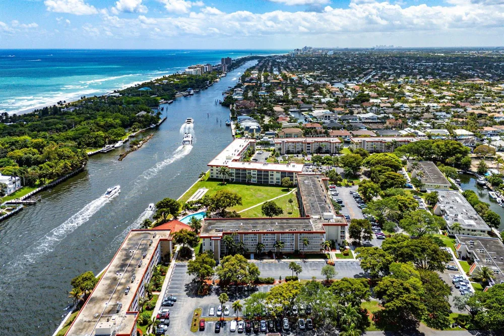 3100 NE 48th Court #415 Lighthouse Point, FL 33064