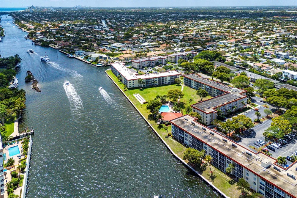 3100 NE 48th Court #415 Lighthouse Point, FL 33064