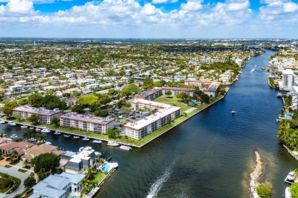 3100 NE 48th Court #415 Lighthouse Point, FL 33064