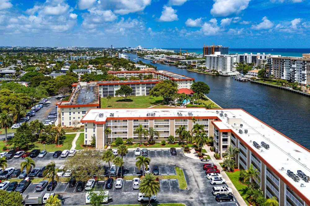 3100 NE 48th Court #415 Lighthouse Point, FL 33064