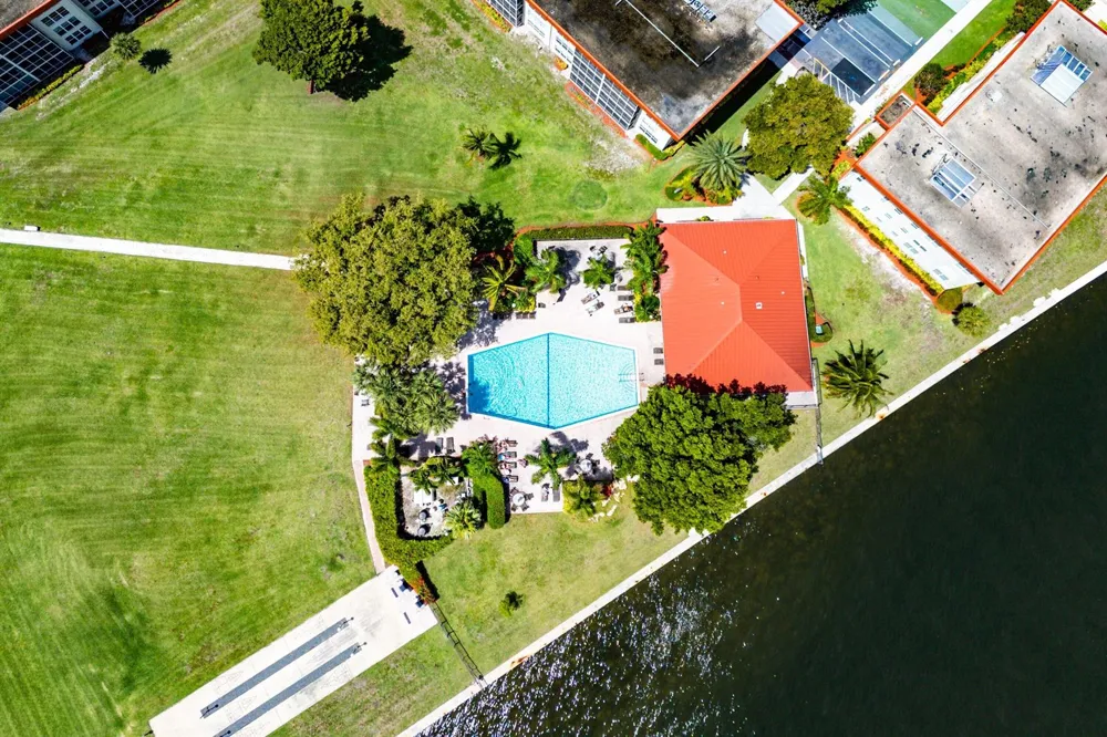 3100 NE 48th Court #415 Lighthouse Point, FL 33064