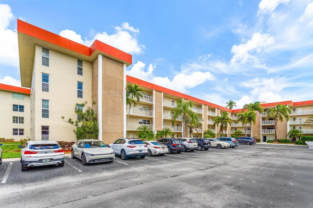 3100 NE 48th Court #415 Lighthouse Point, FL 33064