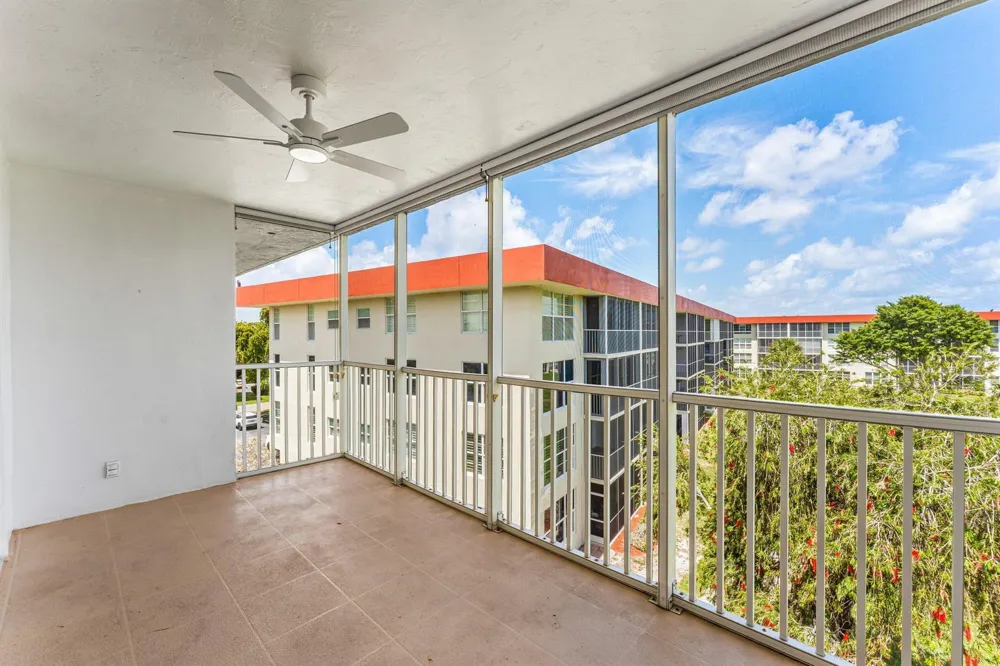 3100 NE 48th Court #415 Lighthouse Point, FL 33064