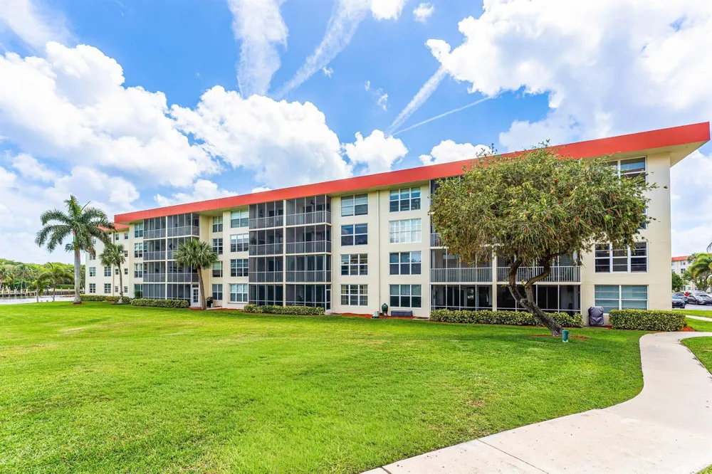 3100 NE 48th Court #415 Lighthouse Point, FL 33064