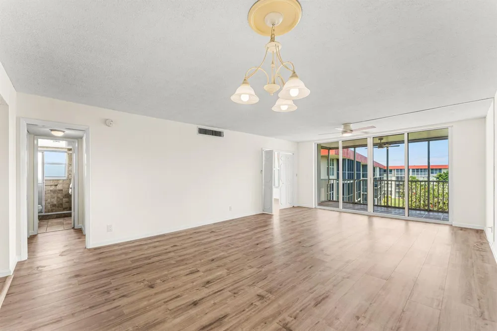 3100 NE 48th Court #415 Lighthouse Point, FL 33064
