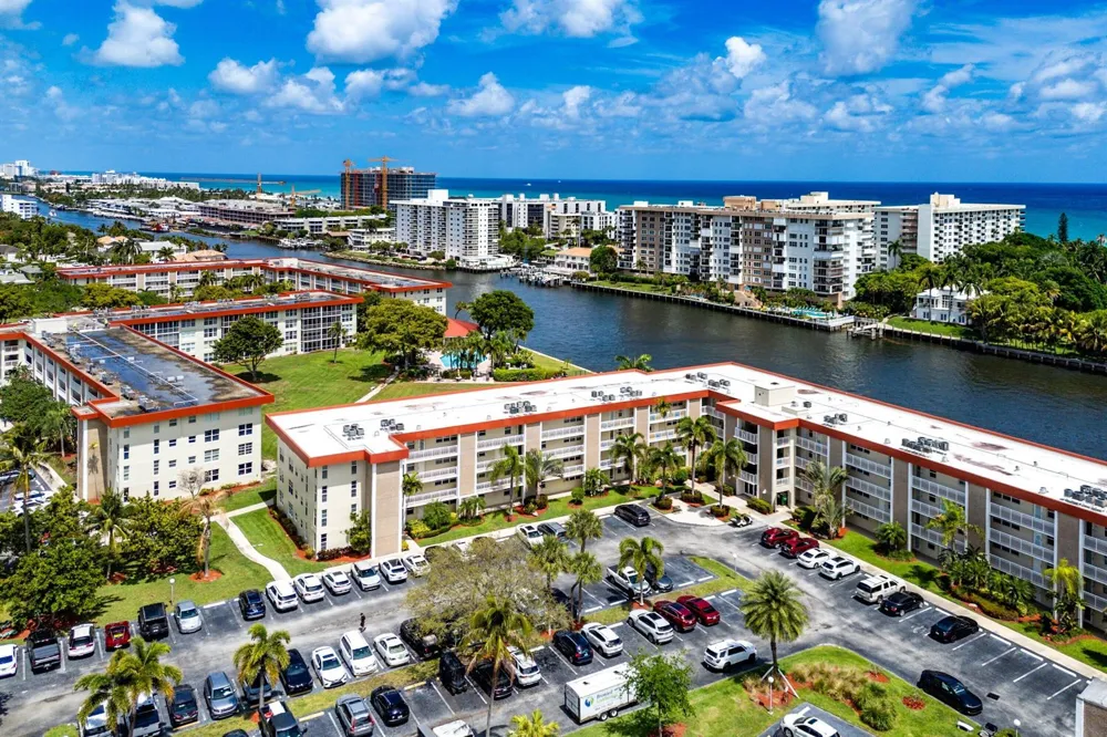 3100 NE 48th Court #415 Lighthouse Point, FL 33064