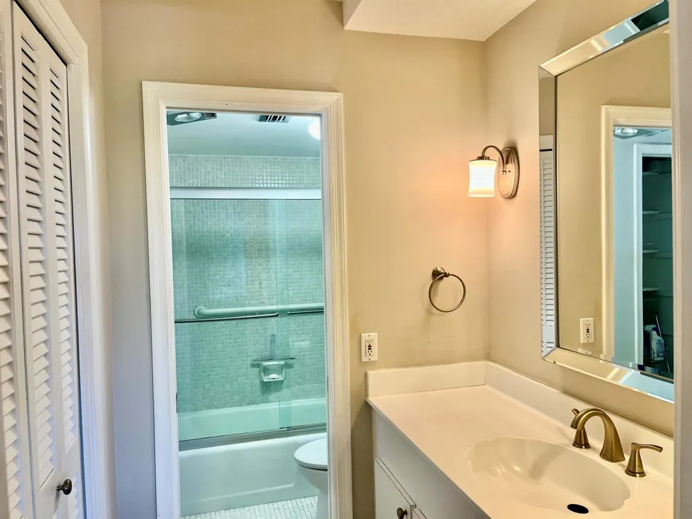 145 Atlantis Boulevard #Ph4 Atlantis, FL 33462