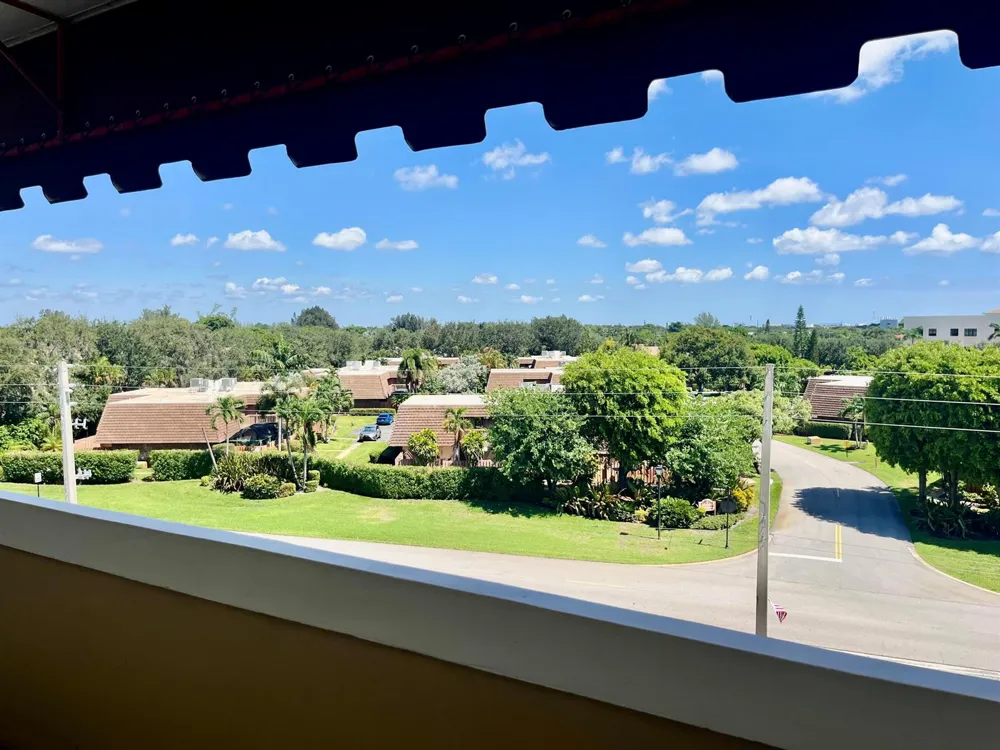 145 Atlantis Boulevard #Ph4 Atlantis, FL 33462