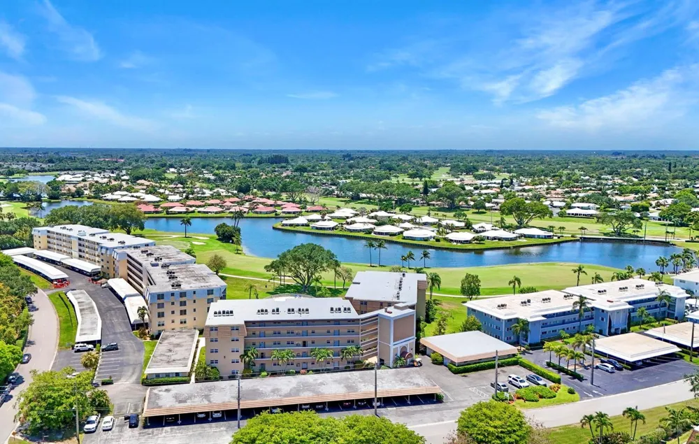 145 Atlantis Boulevard #Ph4 Atlantis, FL 33462