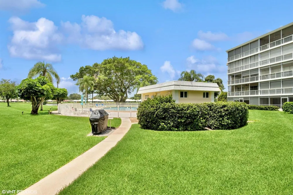145 Atlantis Boulevard #Ph4 Atlantis, FL 33462