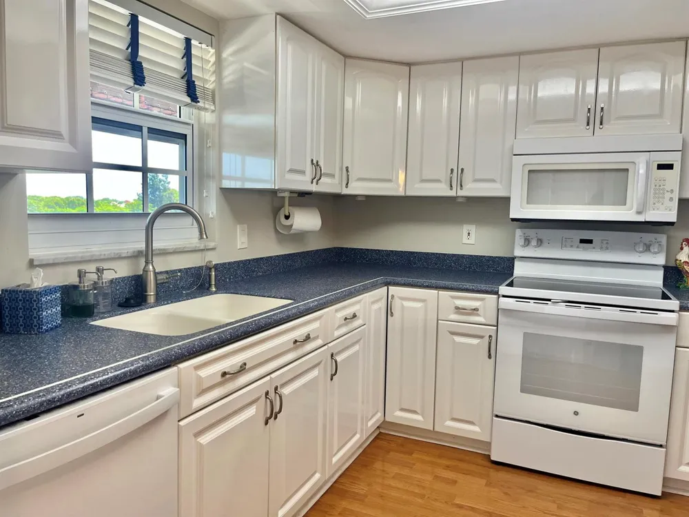 145 Atlantis Boulevard #Ph4 Atlantis, FL 33462