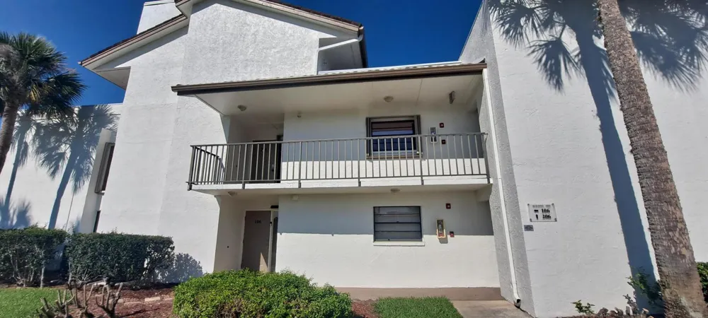 3500 Twin Lakes Terrace #206 Fort Pierce, FL 34951
