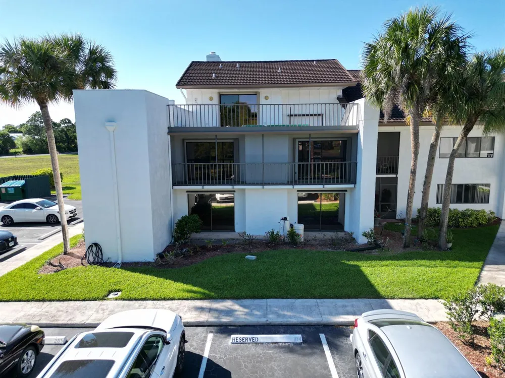 3500 Twin Lakes Terrace #206 Fort Pierce, FL 34951