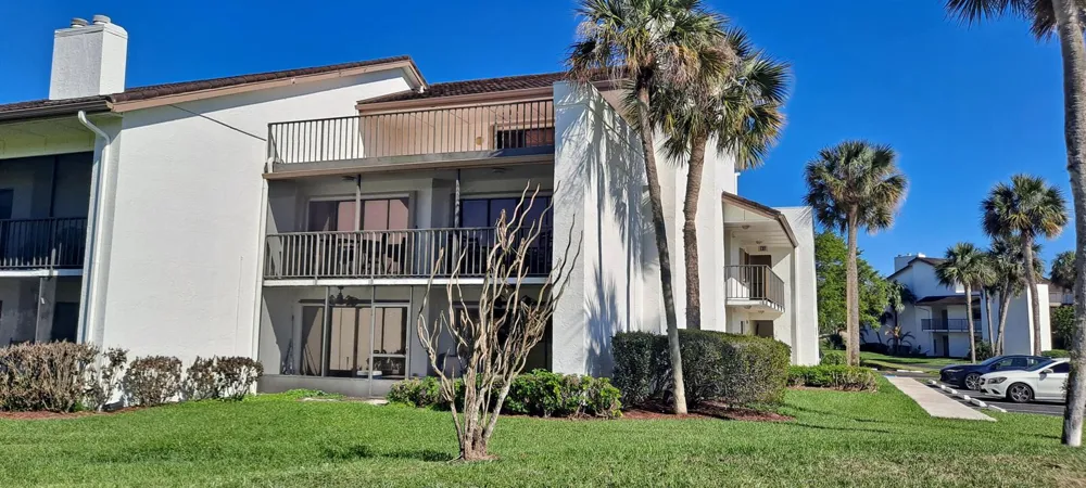 3500 Twin Lakes Terrace #206 Fort Pierce, FL 34951