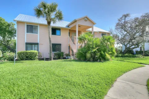 5720 Pelican Pointe Drive #3
