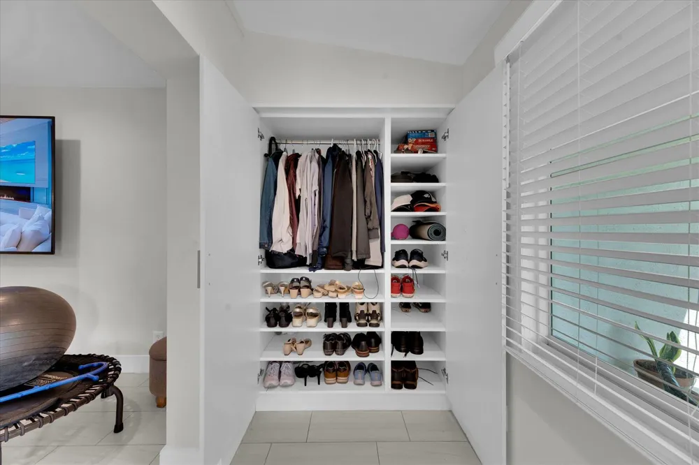 2633 NE 3rd Avenue Wilton Manors, FL 33334