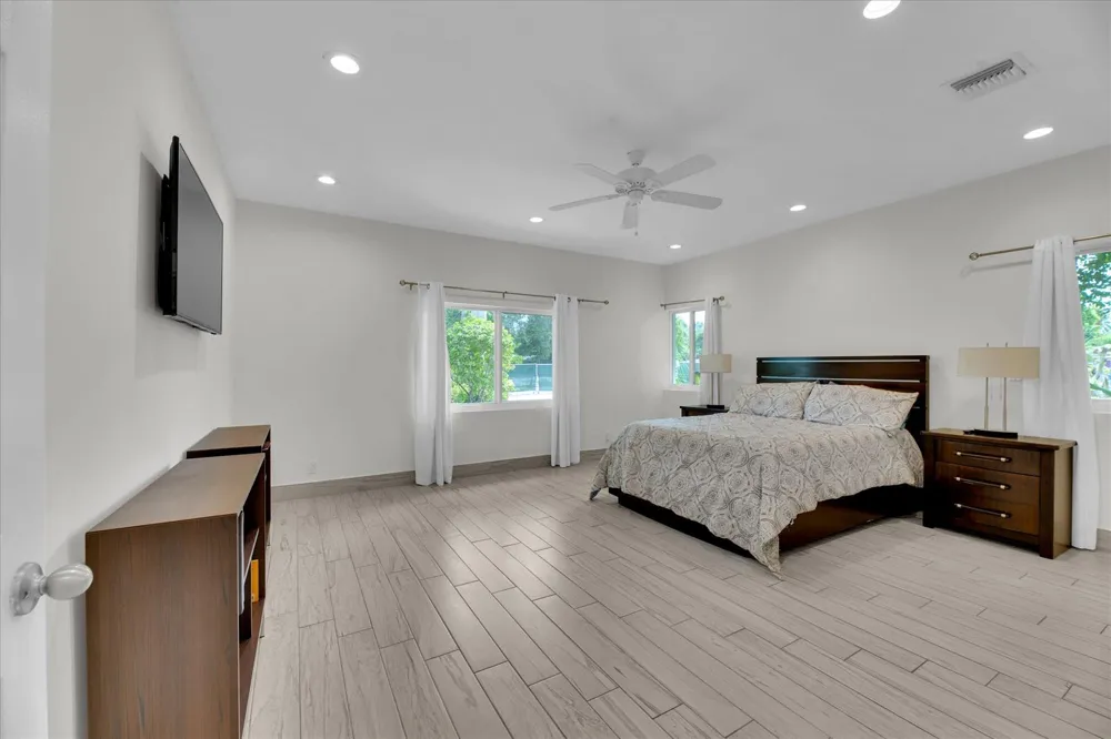 2633 NE 3rd Avenue Wilton Manors, FL 33334