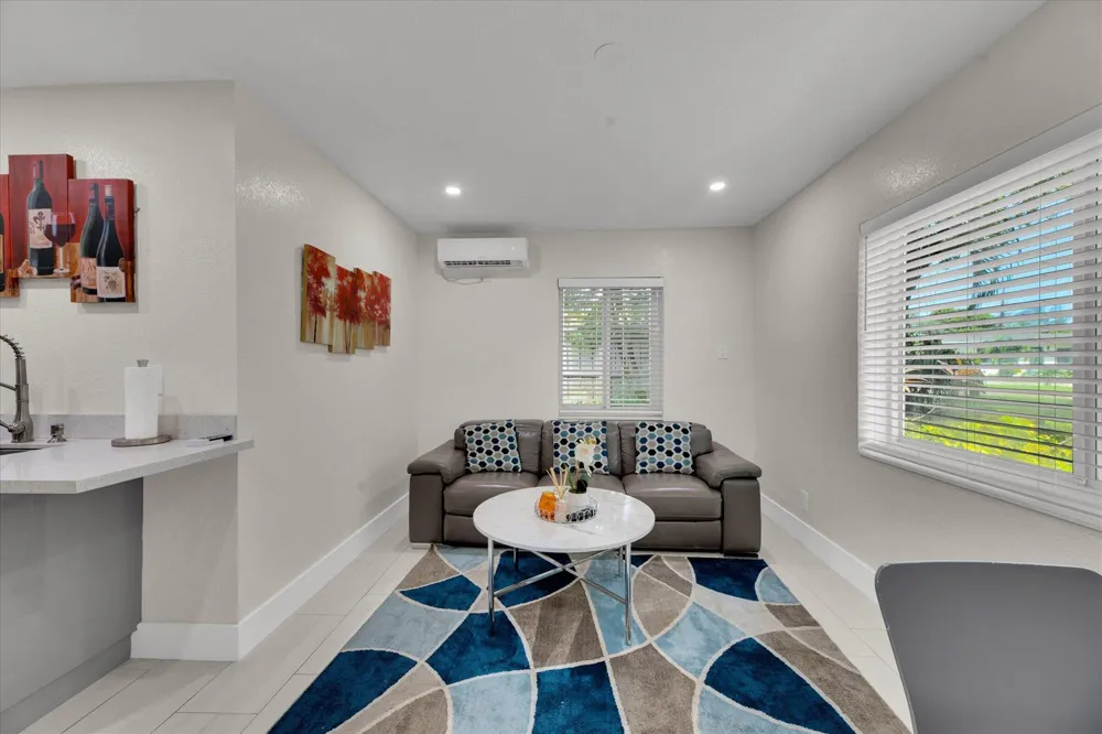 2633 NE 3rd Avenue Wilton Manors, FL 33334