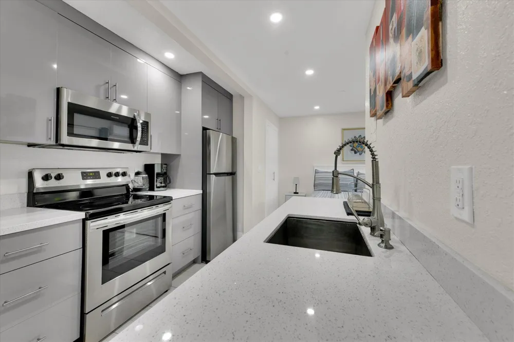 2633 NE 3rd Avenue Wilton Manors, FL 33334