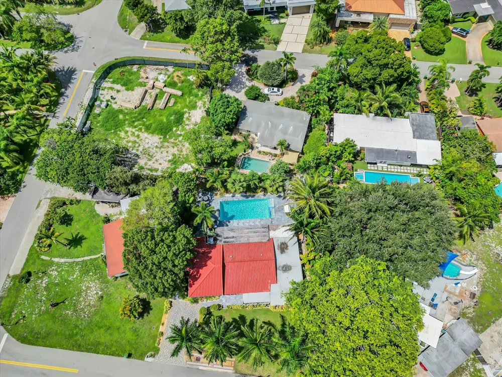 2633 NE 3rd Avenue Wilton Manors, FL 33334