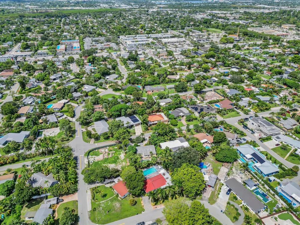 2633 NE 3rd Avenue Wilton Manors, FL 33334
