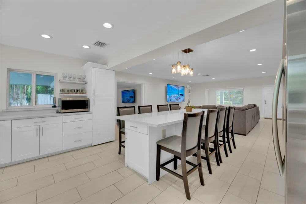 2633 NE 3rd Avenue Wilton Manors, FL 33334
