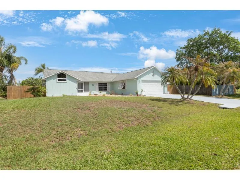 814 Floraland Avenue Sebastian, FL 32958