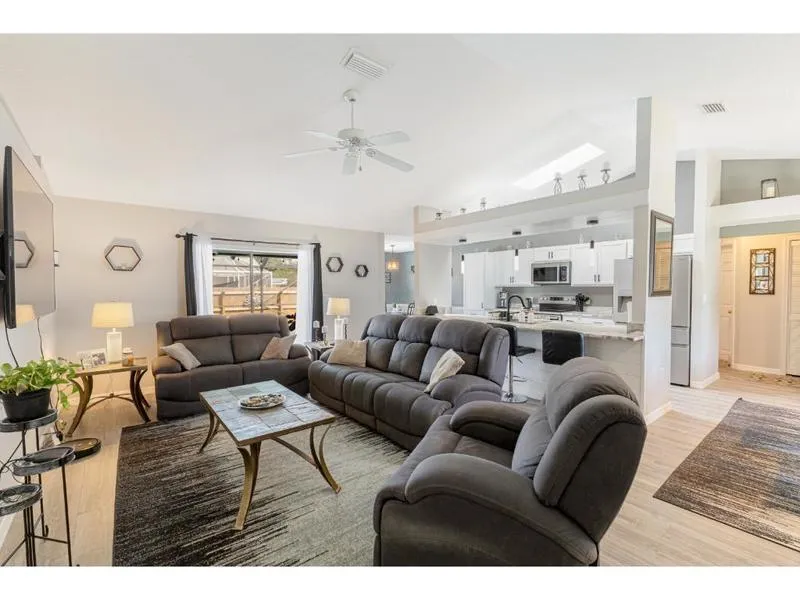 814 Floraland Avenue Sebastian, FL 32958
