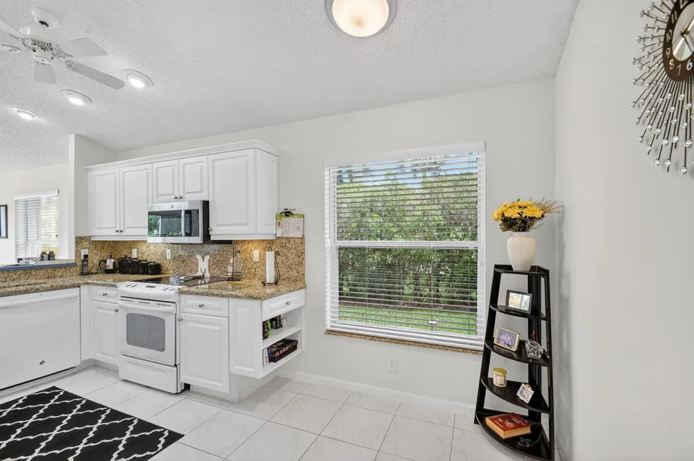 9718 Harbour Lake Circle Boynton Beach, FL 33437
