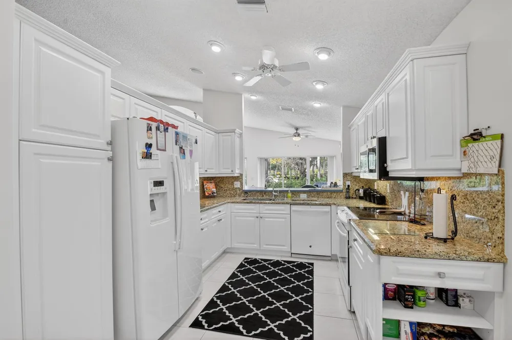 9718 Harbour Lake Circle Boynton Beach, FL 33437