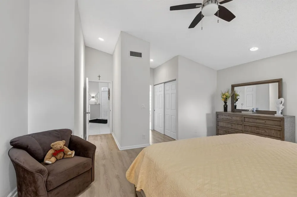9718 Harbour Lake Circle Boynton Beach, FL 33437