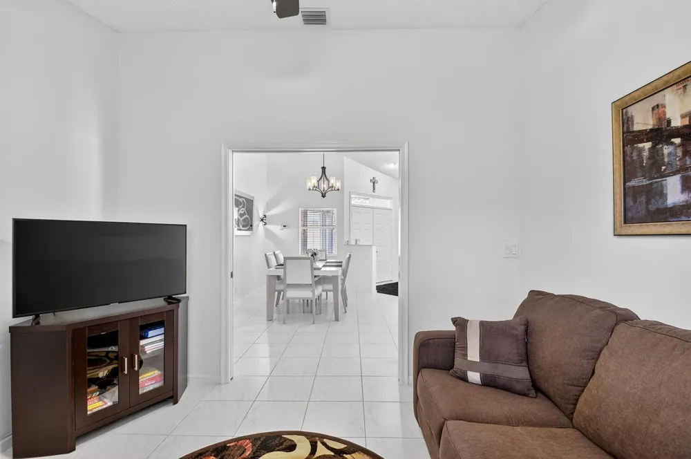 9718 Harbour Lake Circle Boynton Beach, FL 33437