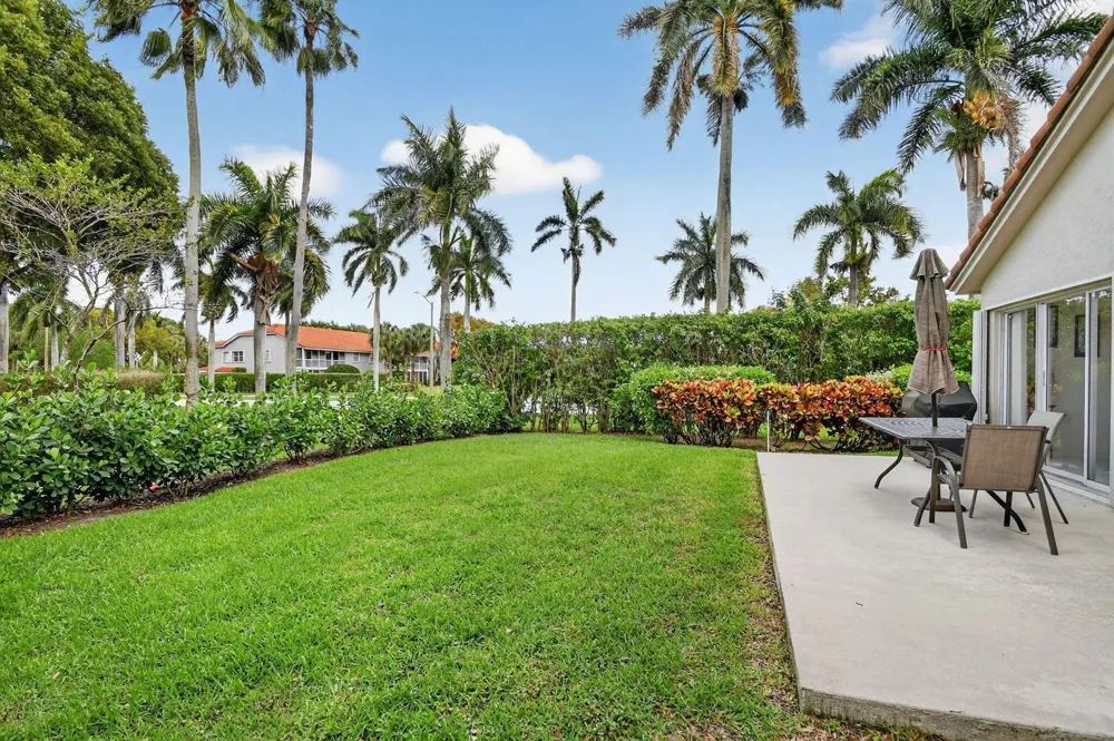 9718 Harbour Lake Circle Boynton Beach, FL 33437