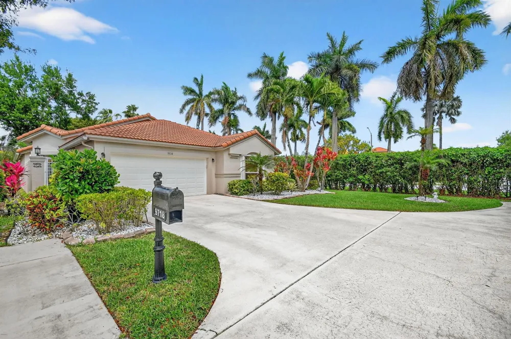9718 Harbour Lake Circle Boynton Beach, FL 33437