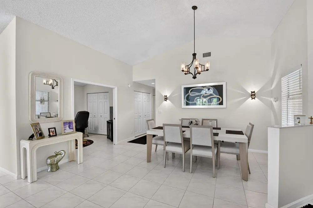 9718 Harbour Lake Circle Boynton Beach, FL 33437