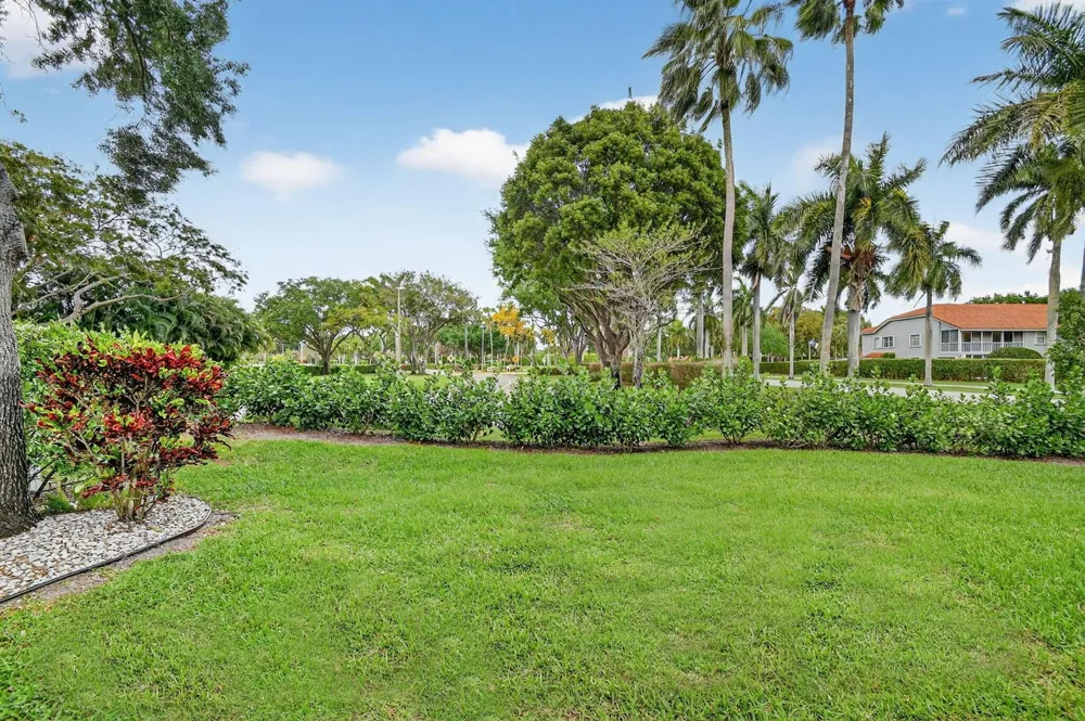 9718 Harbour Lake Circle Boynton Beach, FL 33437