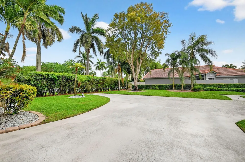 9718 Harbour Lake Circle Boynton Beach, FL 33437