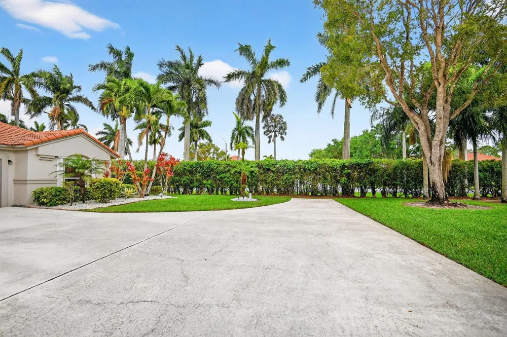 9718 Harbour Lake Circle Boynton Beach, FL 33437
