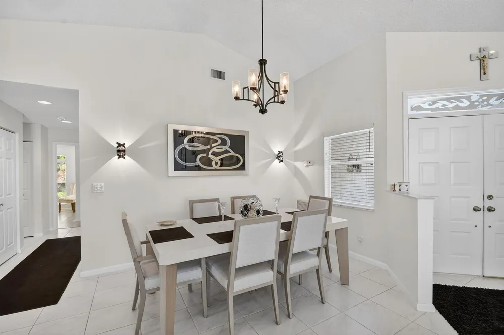 9718 Harbour Lake Circle Boynton Beach, FL 33437
