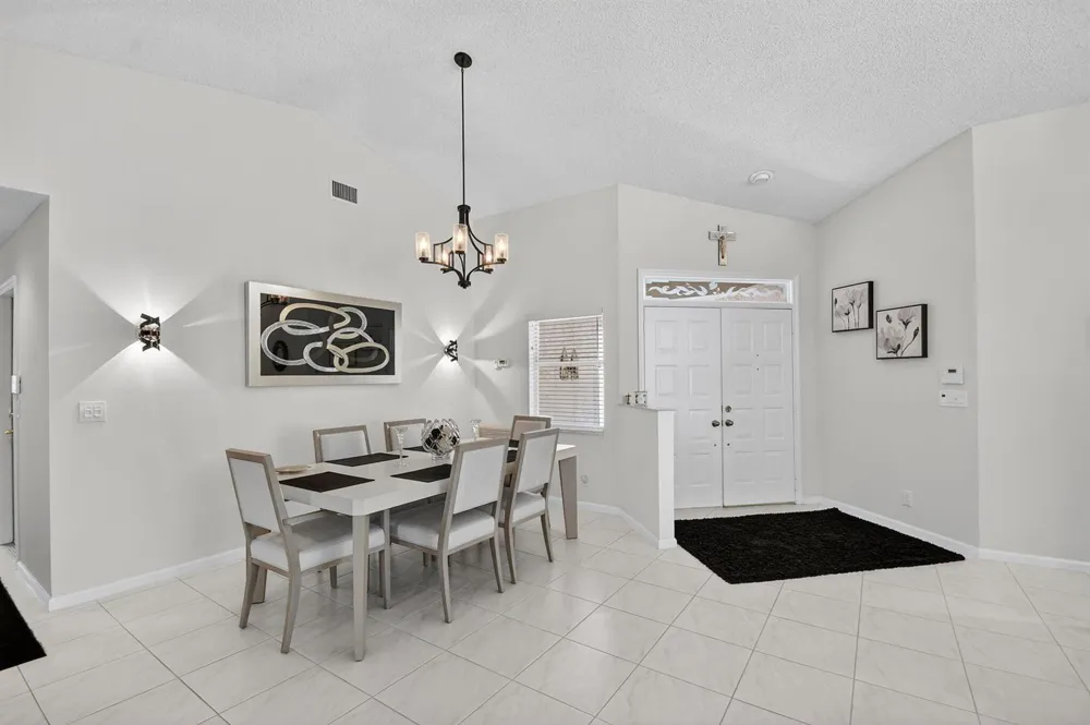 9718 Harbour Lake Circle Boynton Beach, FL 33437