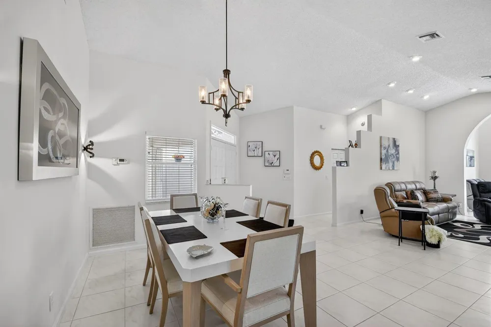 9718 Harbour Lake Circle Boynton Beach, FL 33437