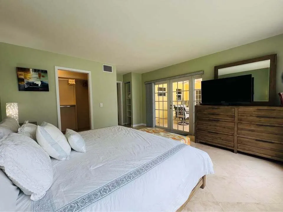 7834 Edgewater Drive Lake Clarke Shores, FL 33406