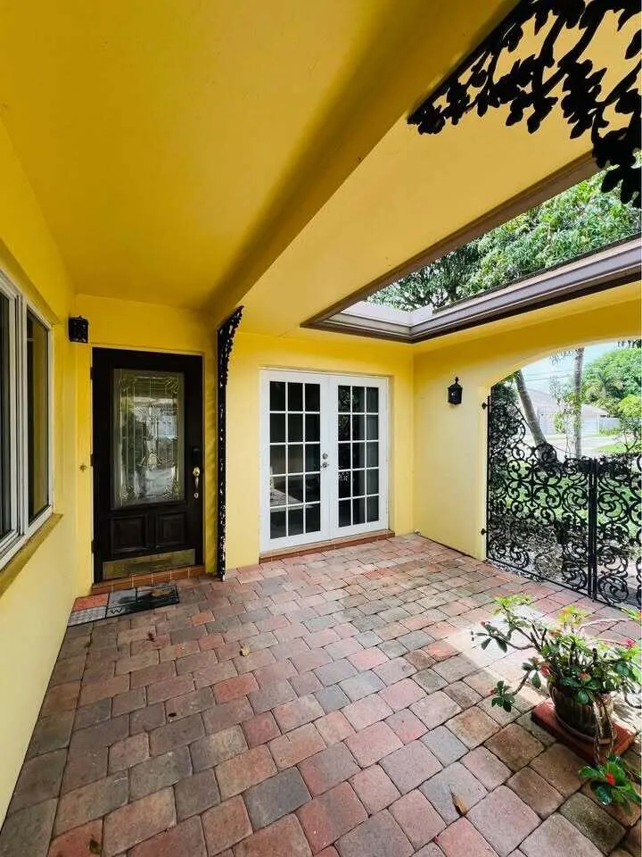 7834 Edgewater Drive Lake Clarke Shores, FL 33406