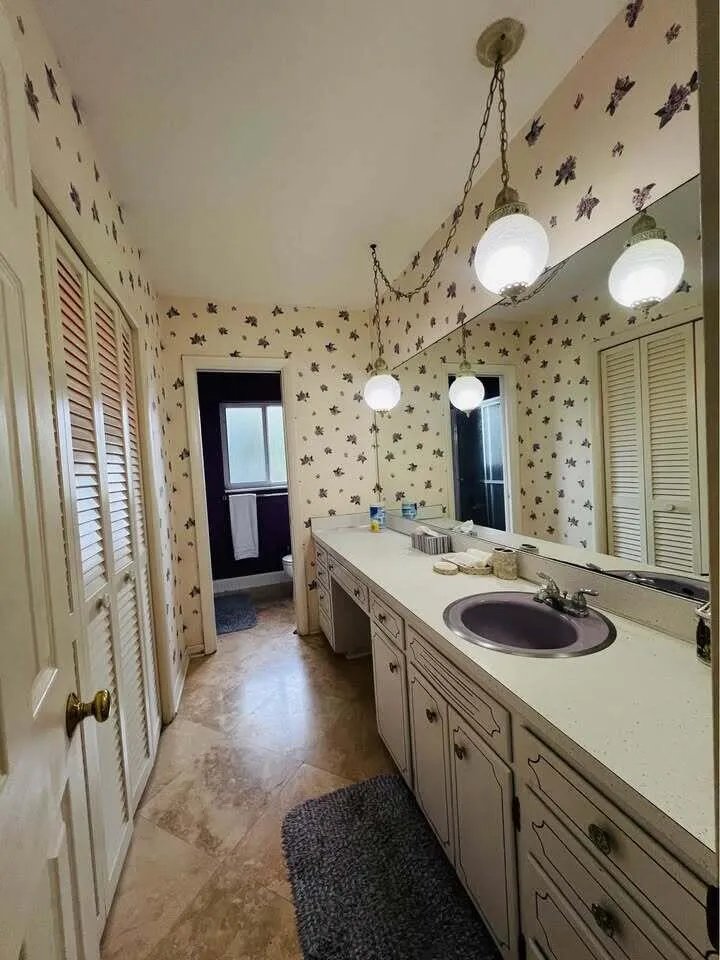7834 Edgewater Drive Lake Clarke Shores, FL 33406
