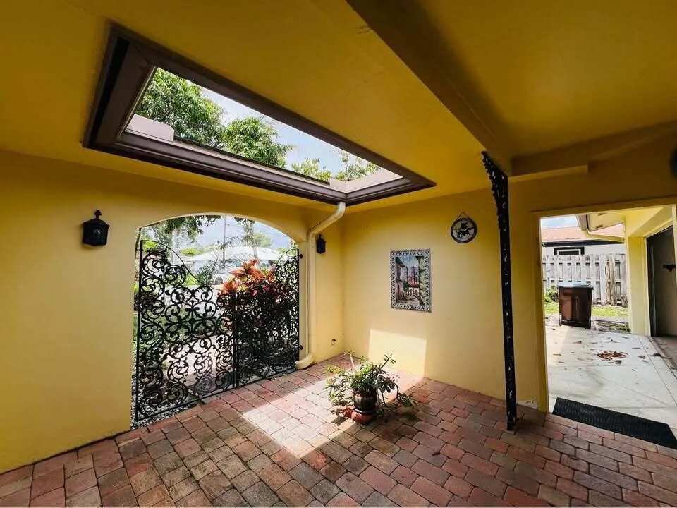 7834 Edgewater Drive Lake Clarke Shores, FL 33406