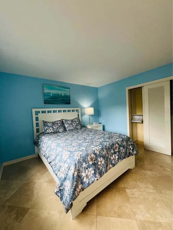 7834 Edgewater Drive Lake Clarke Shores, FL 33406