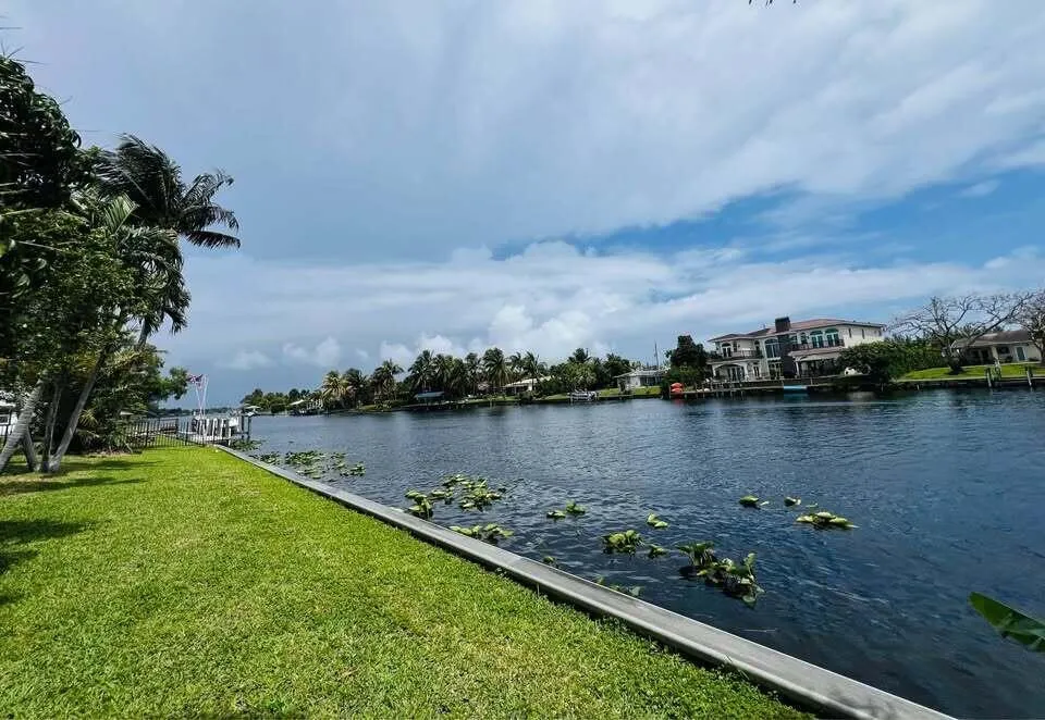 7834 Edgewater Drive Lake Clarke Shores, FL 33406