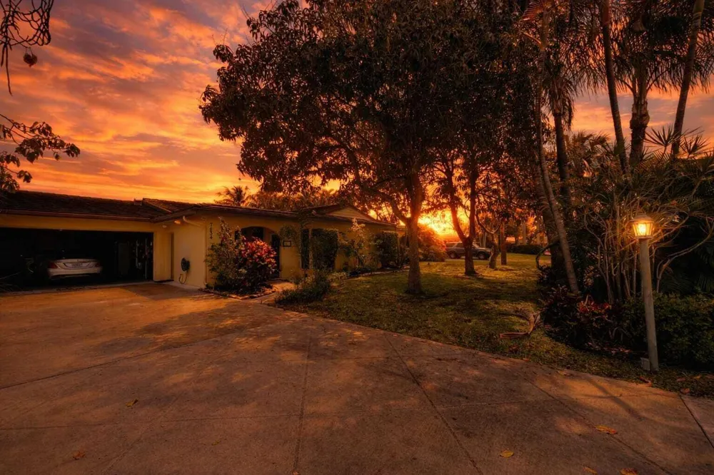 7834 Edgewater Drive Lake Clarke Shores, FL 33406