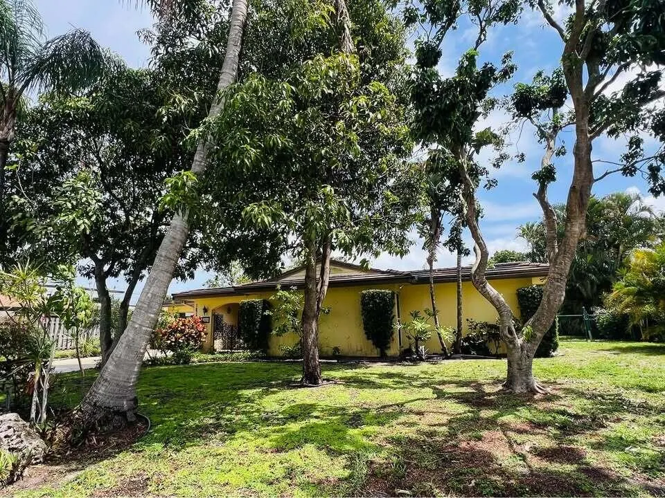 7834 Edgewater Drive Lake Clarke Shores, FL 33406