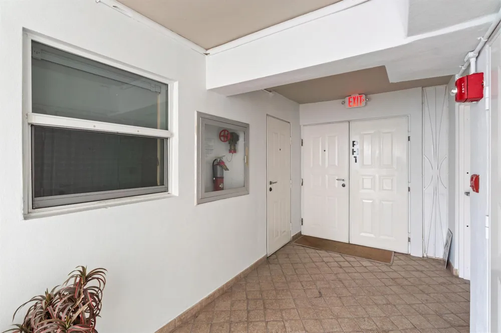 121 Golden Isles Drive #Ph1 Hallandale Beach, FL 33009